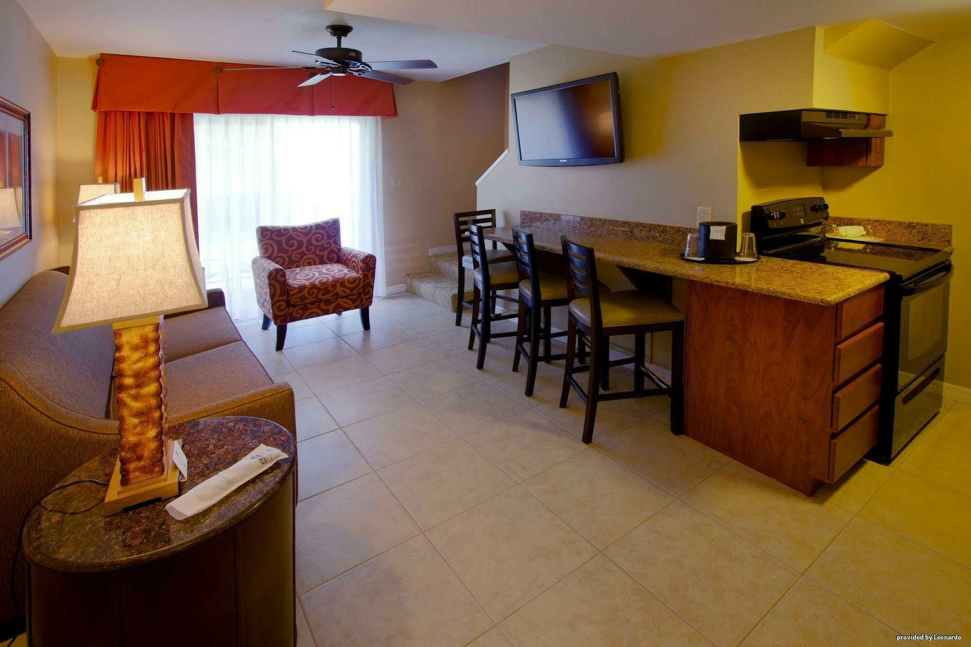 Saratoga Villas- Near Resort