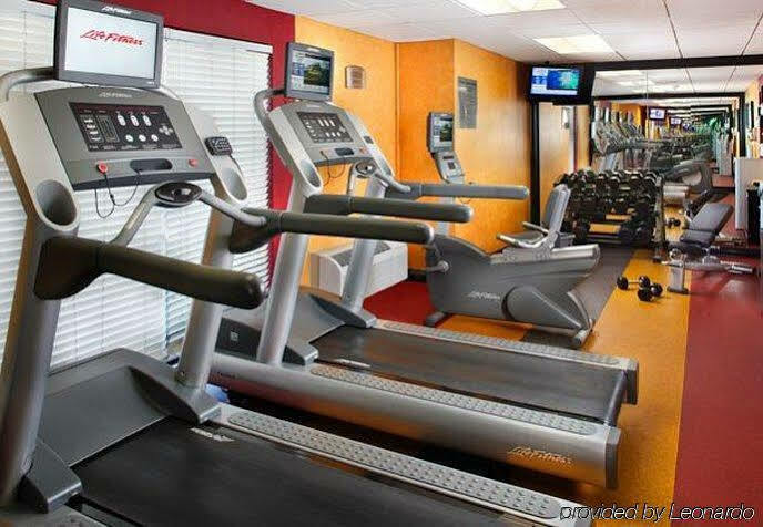 Courtyard Westshore/airport Hotel 3*