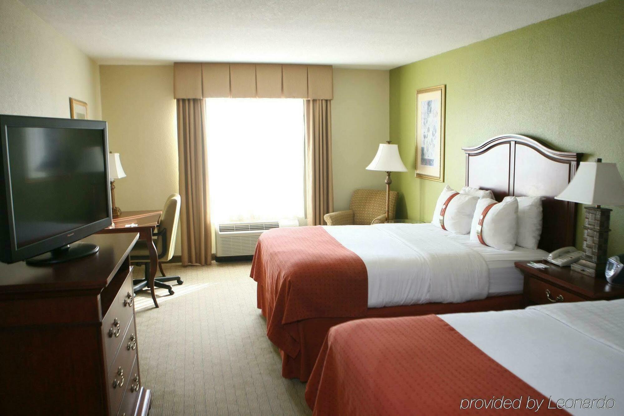 Hotel & By Ihg