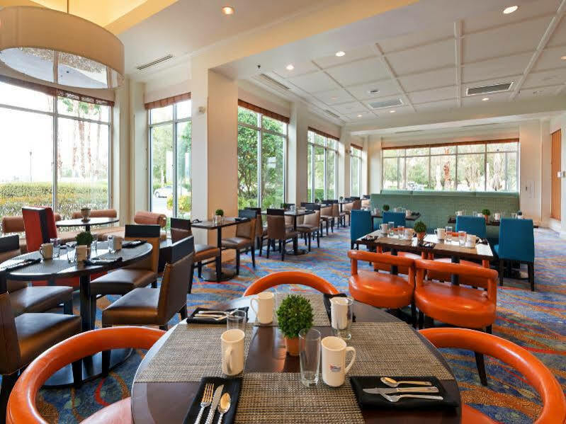 Hilton Garden Orlando At Seaworld 3*