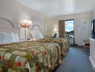 Days & By Wyndham - Near Beaches Hurlburt