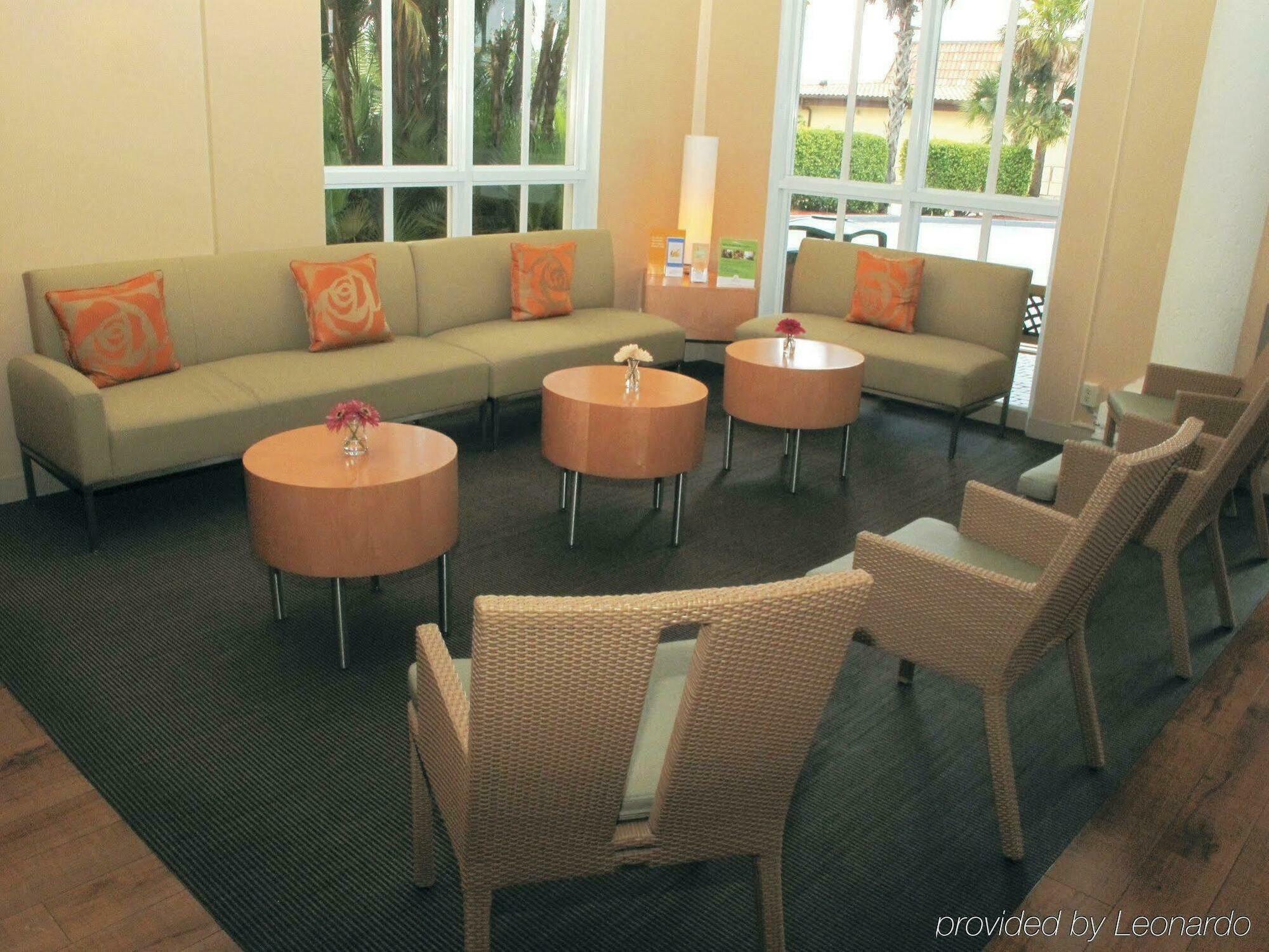 La Quinta By Wyndham Downtown Hotel Naples