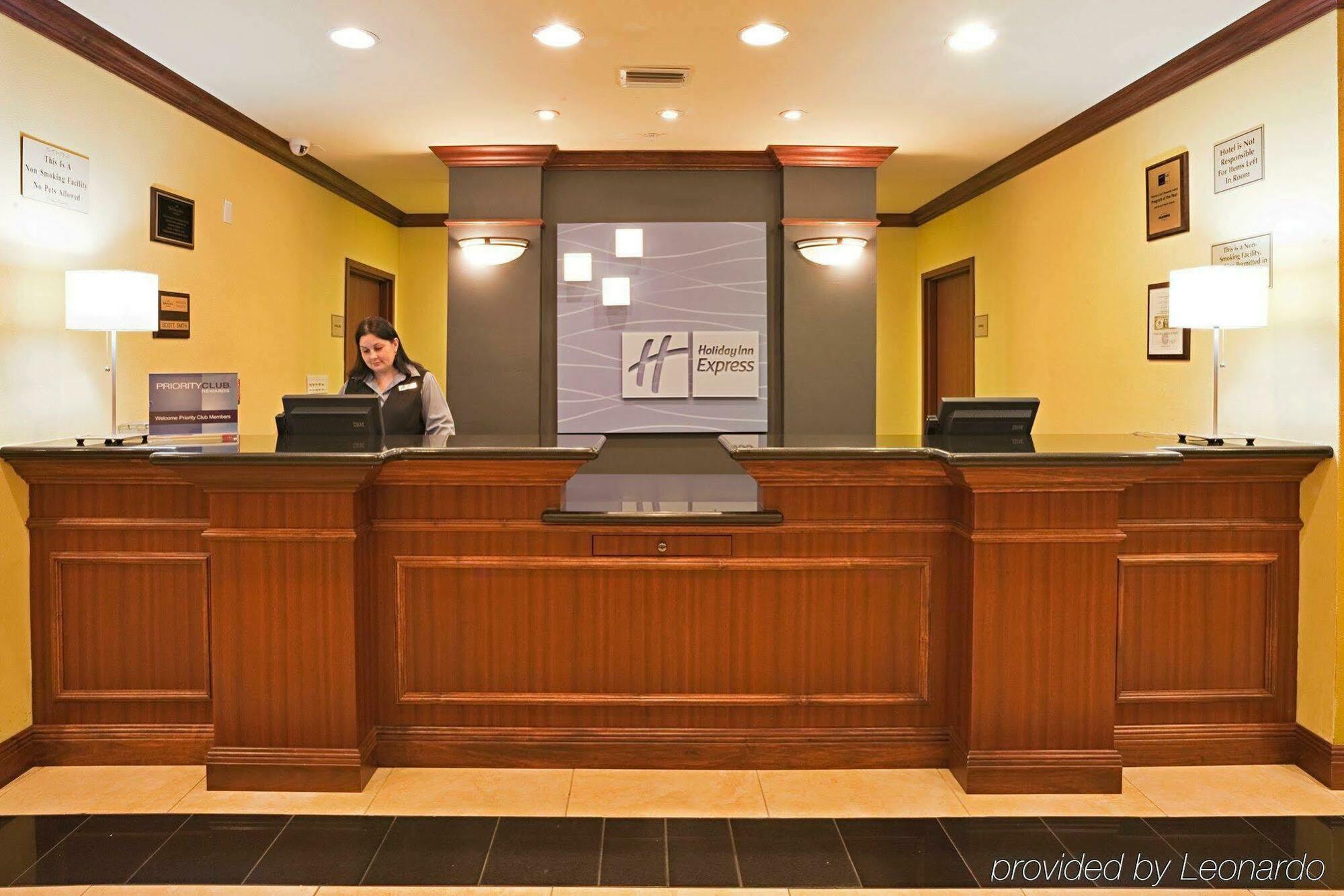 Express & By Ihg Hotel 2*