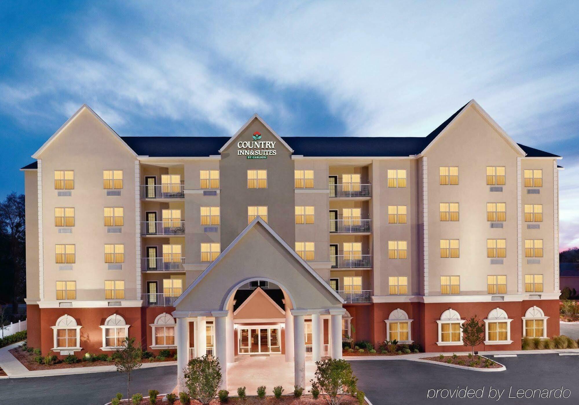 Express & North I-4 By Ihg Hotel 3*