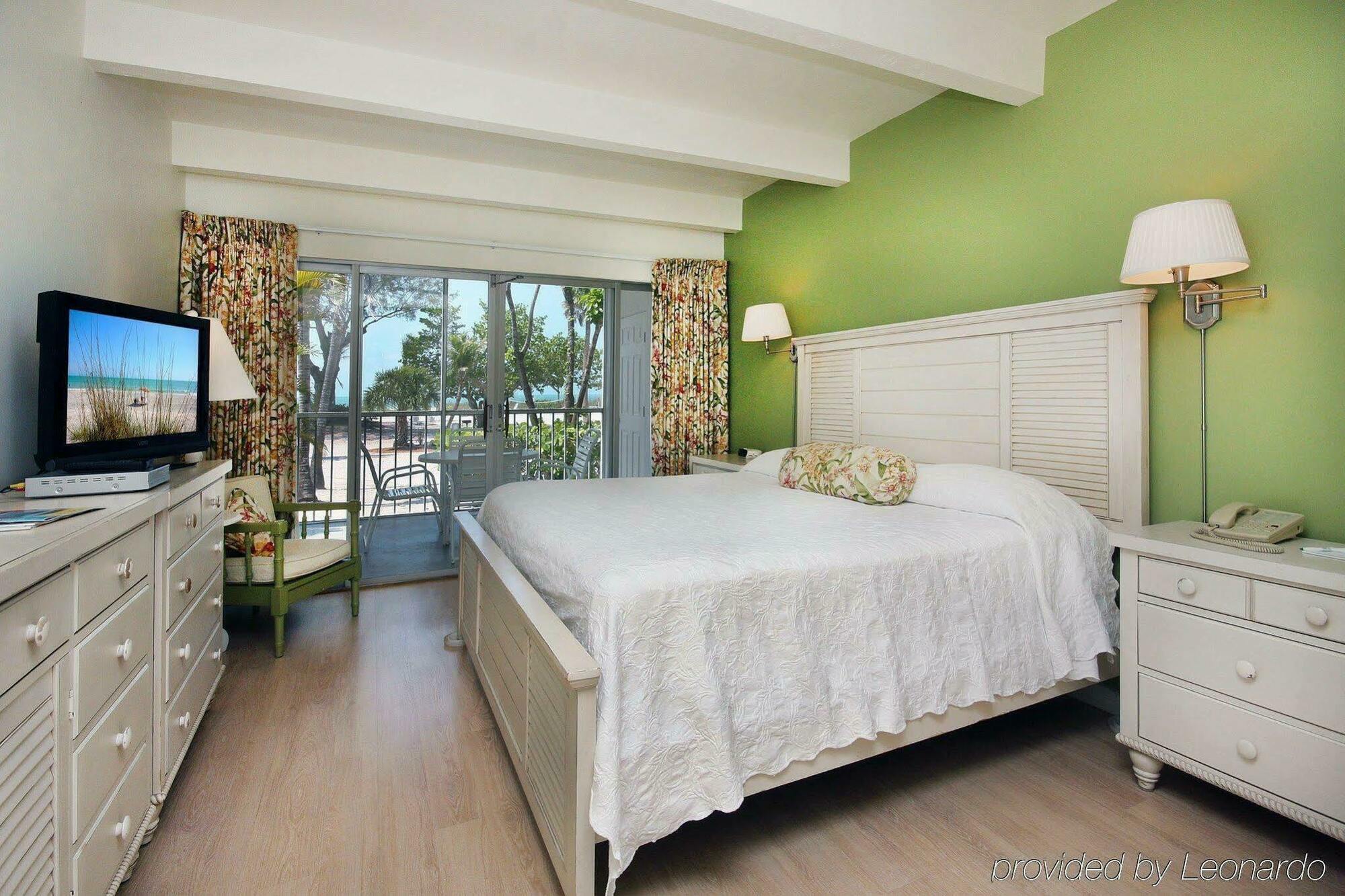 Island Hotel 3*