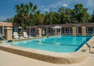 Lodge Econo *