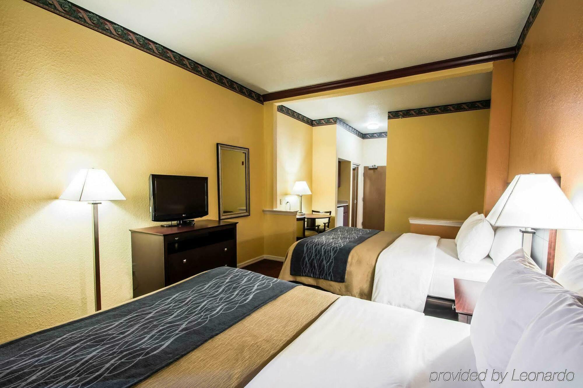 Hotel Comfort & - Near DeLand