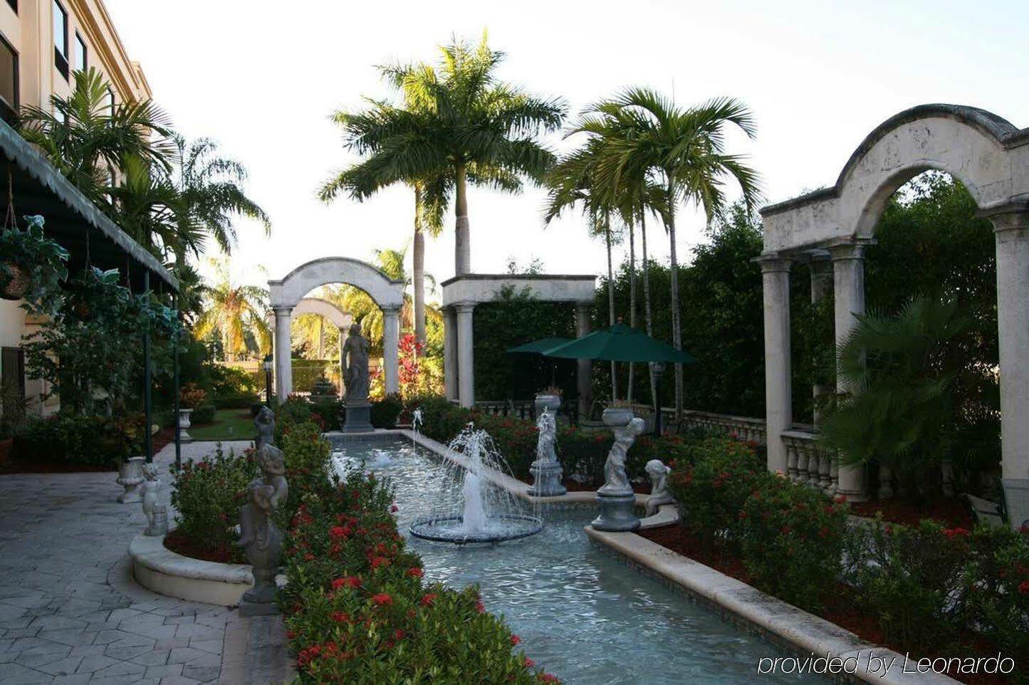 Hampton Palm Gardens