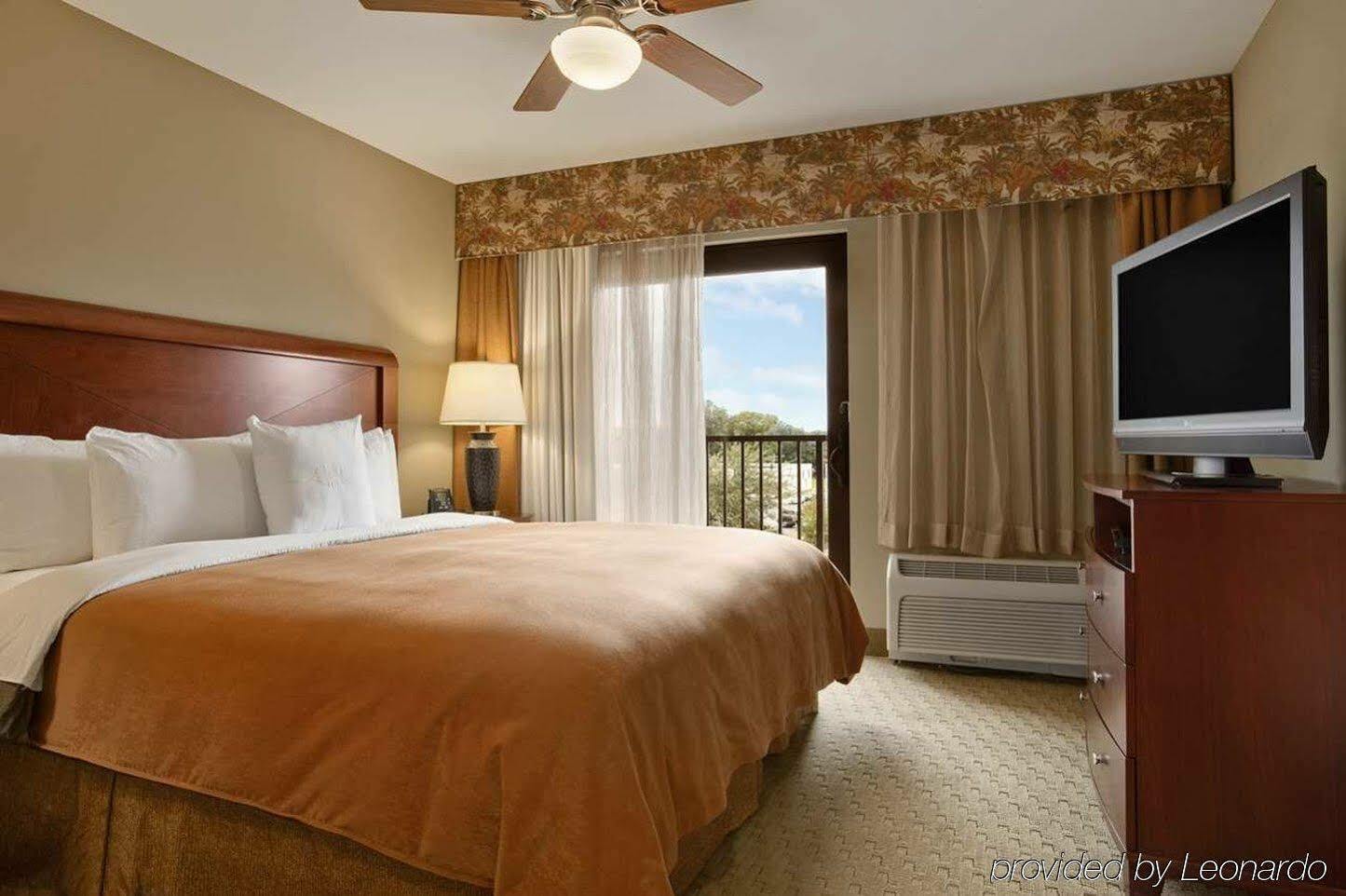 Hilton Garden Downtown Southbank Hotel