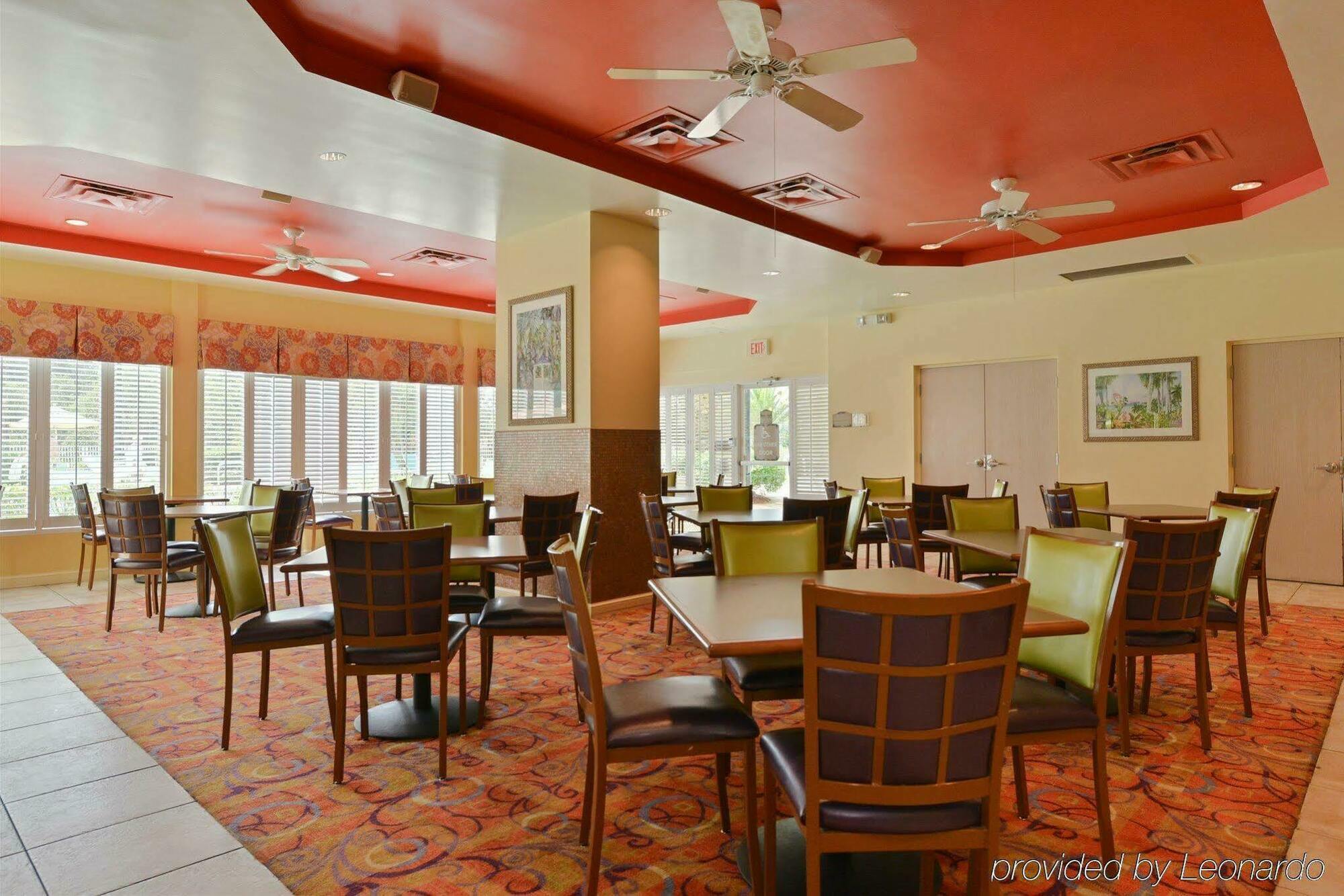Comfort Maingate East Hotel