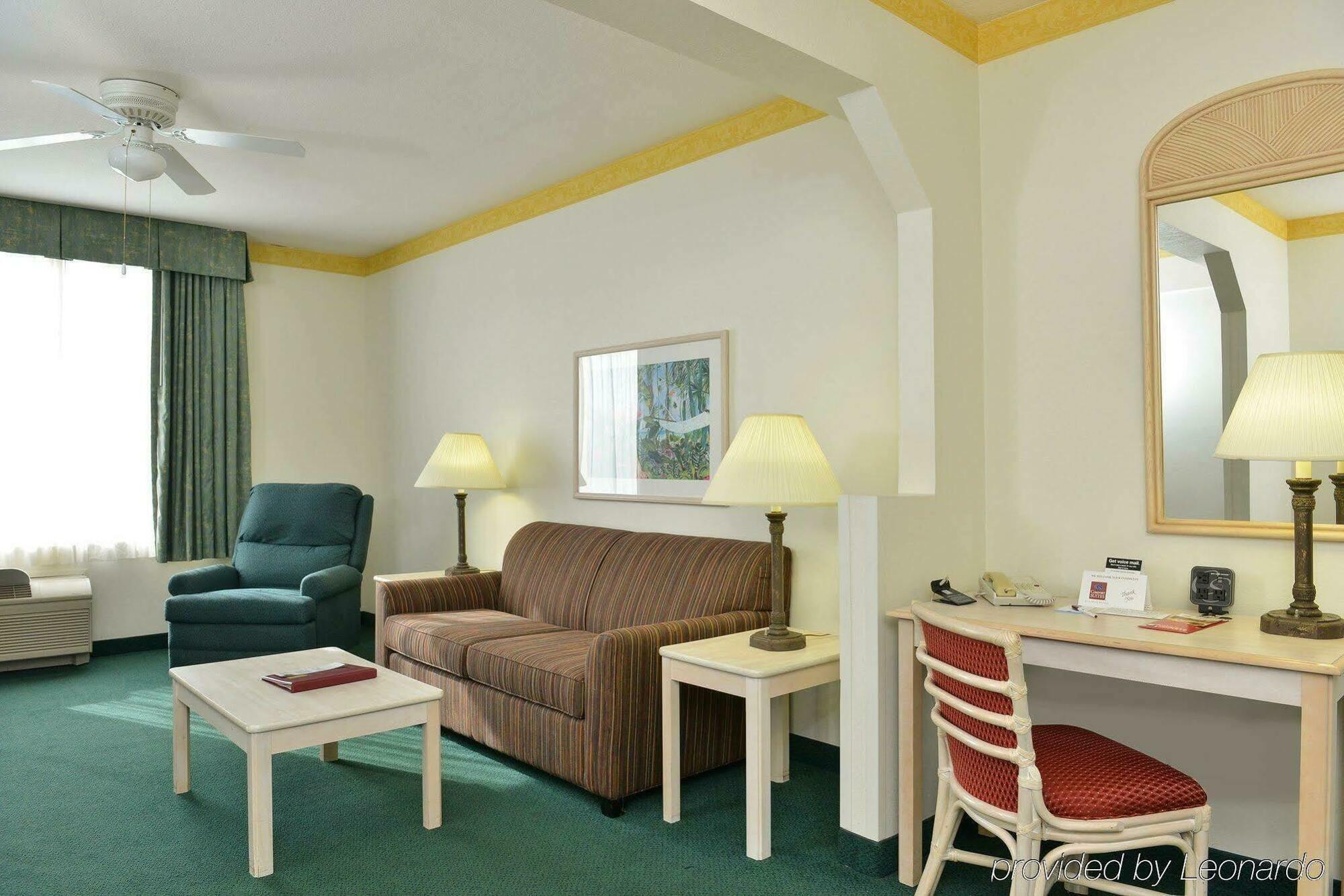 Comfort Maingate East Hotel