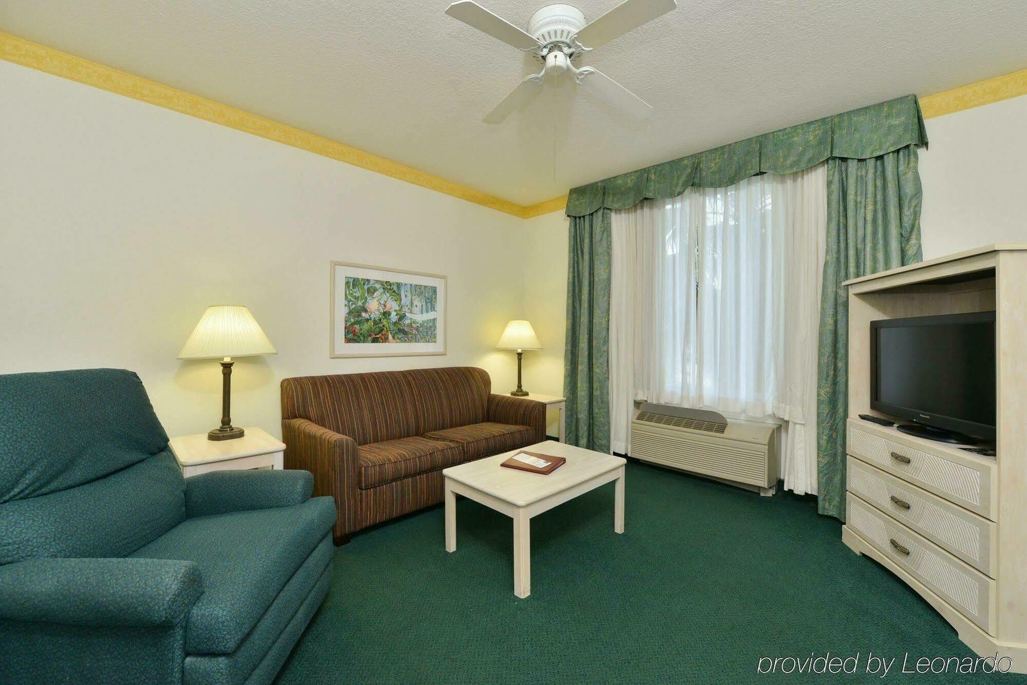 Hotel Comfort Maingate East Celebration