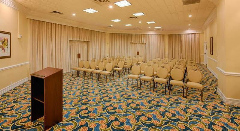 Maingate Hotel