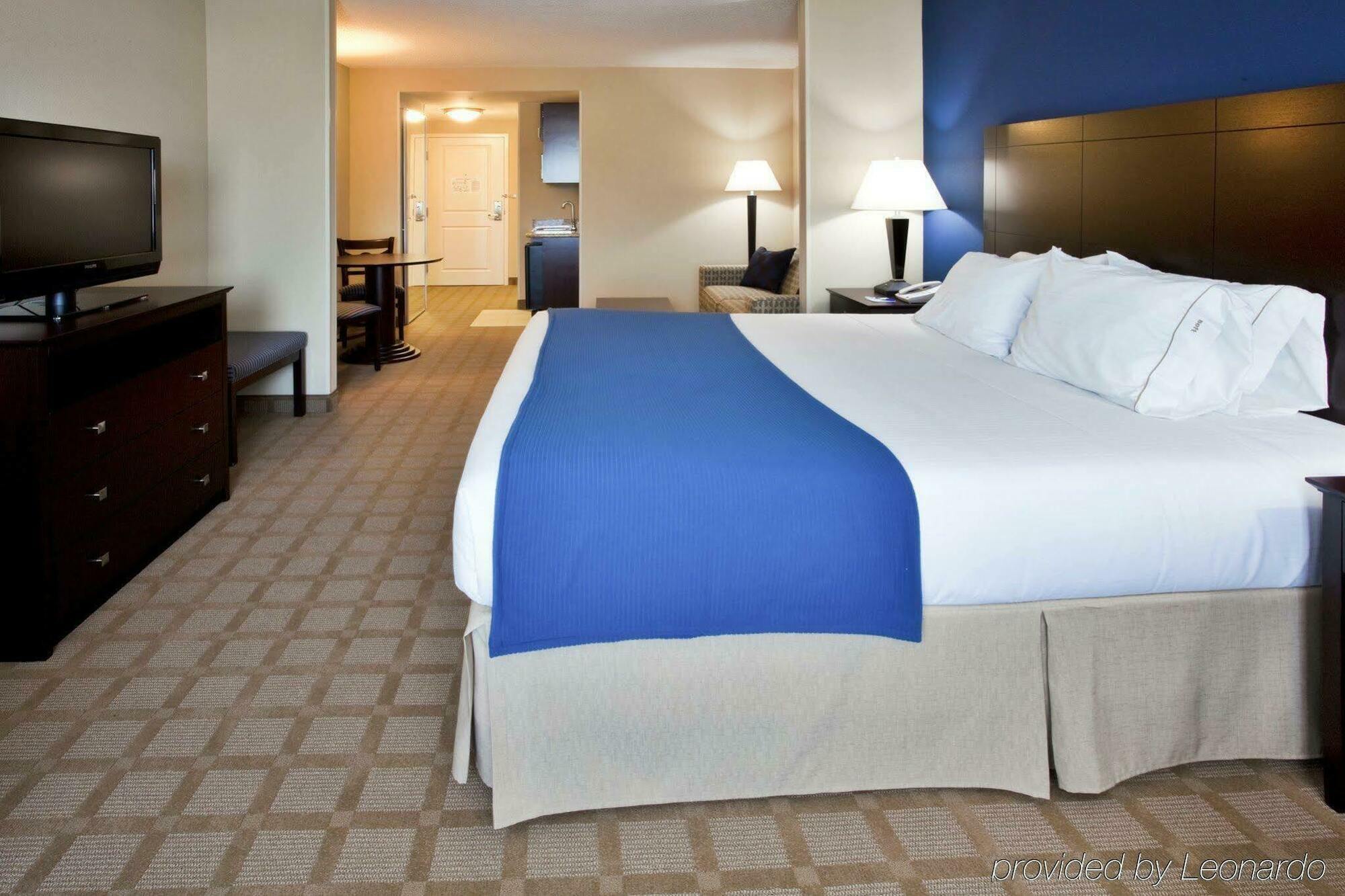 Hotel Express & Pierce West By Ihg 3*