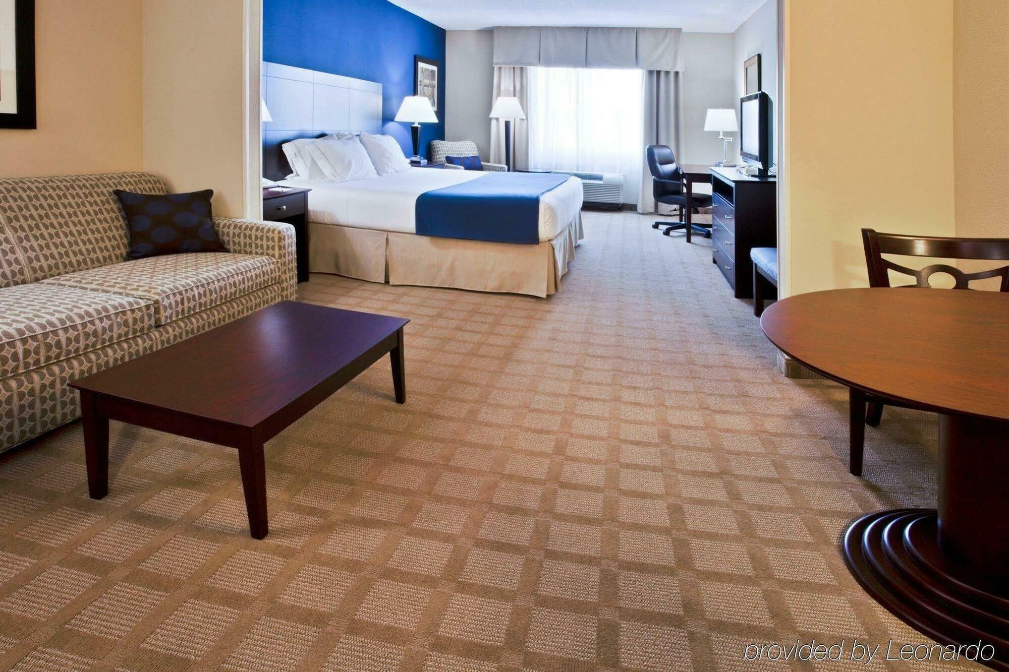 Hotel Express & Pierce West By Ihg