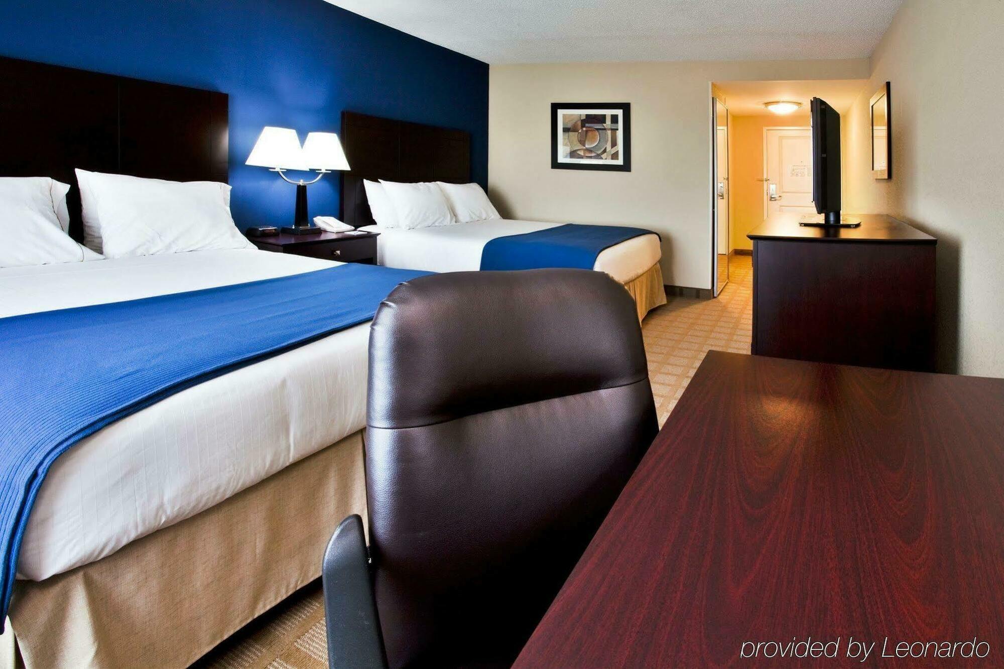 Hotel Express & Pierce West By Ihg