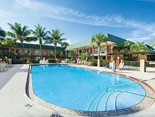 Motel Super 8 By Wyndham North Palm North Palm Beach