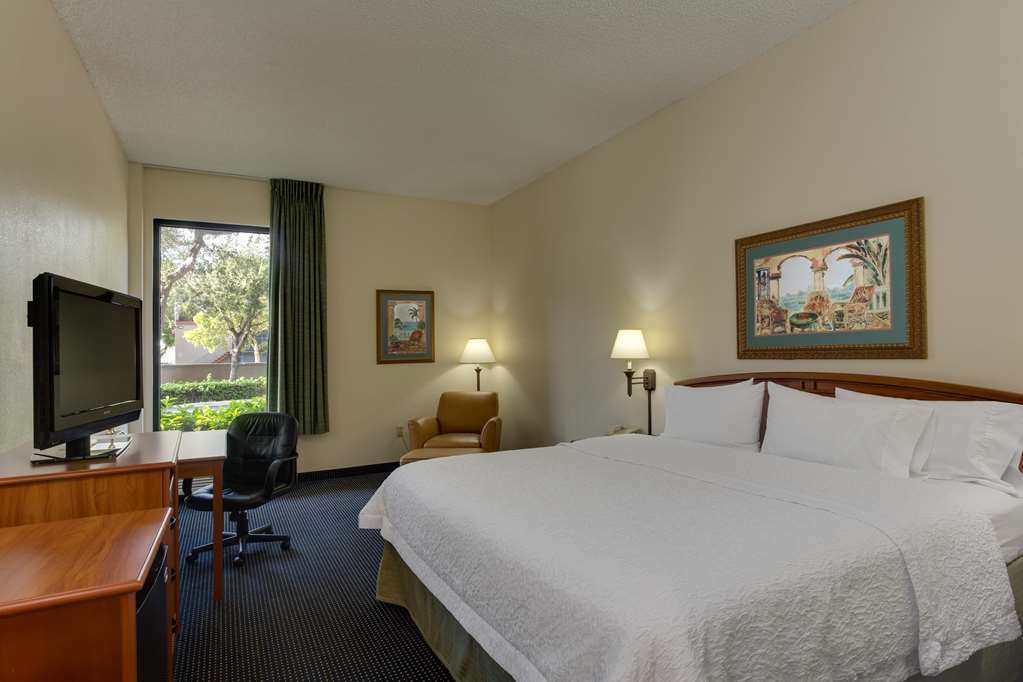 Hotel Hampton Commercial Boulevard-fort Lauderdale 3*