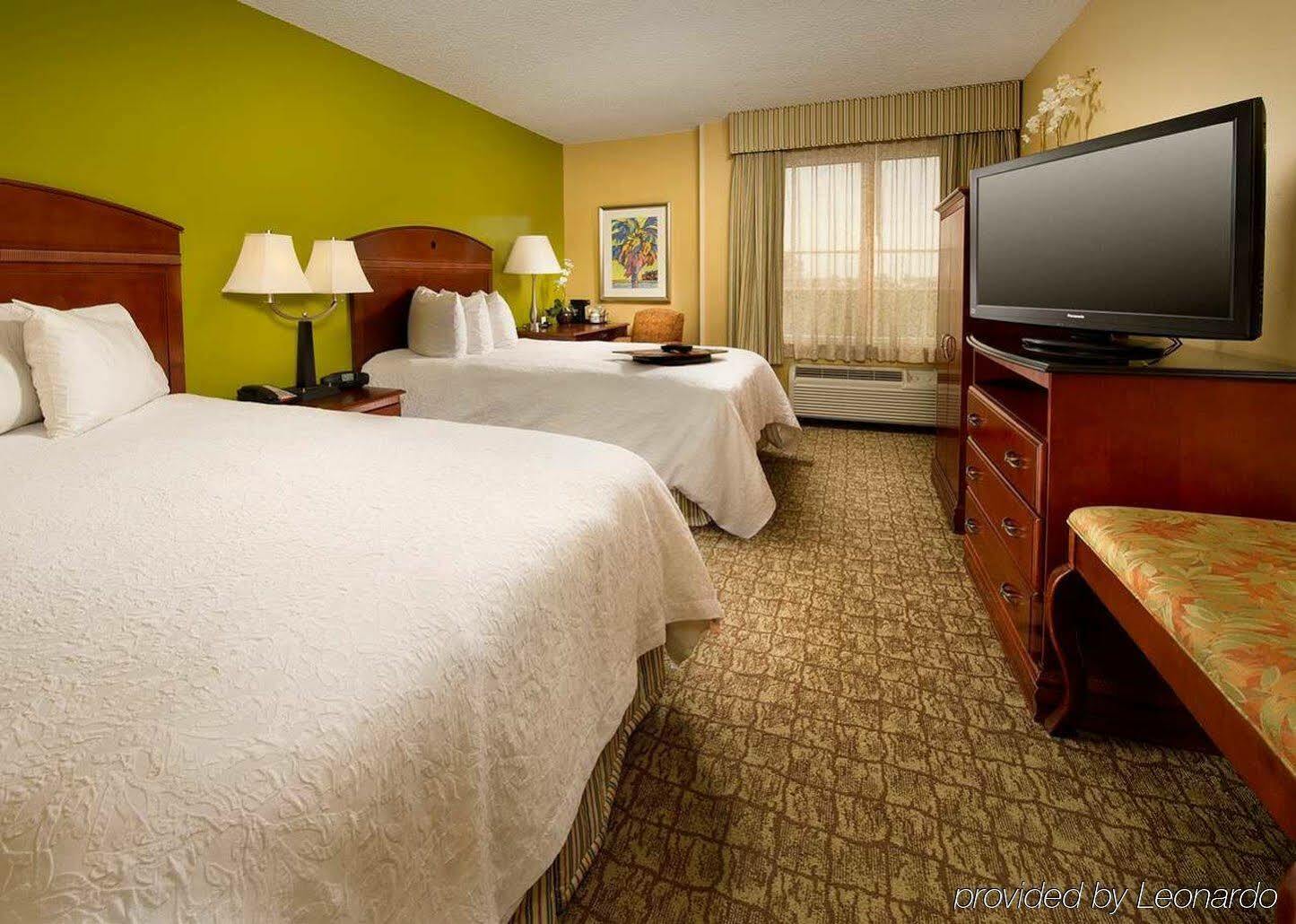 Hampton & Lauderdale Airport Hotel 3*