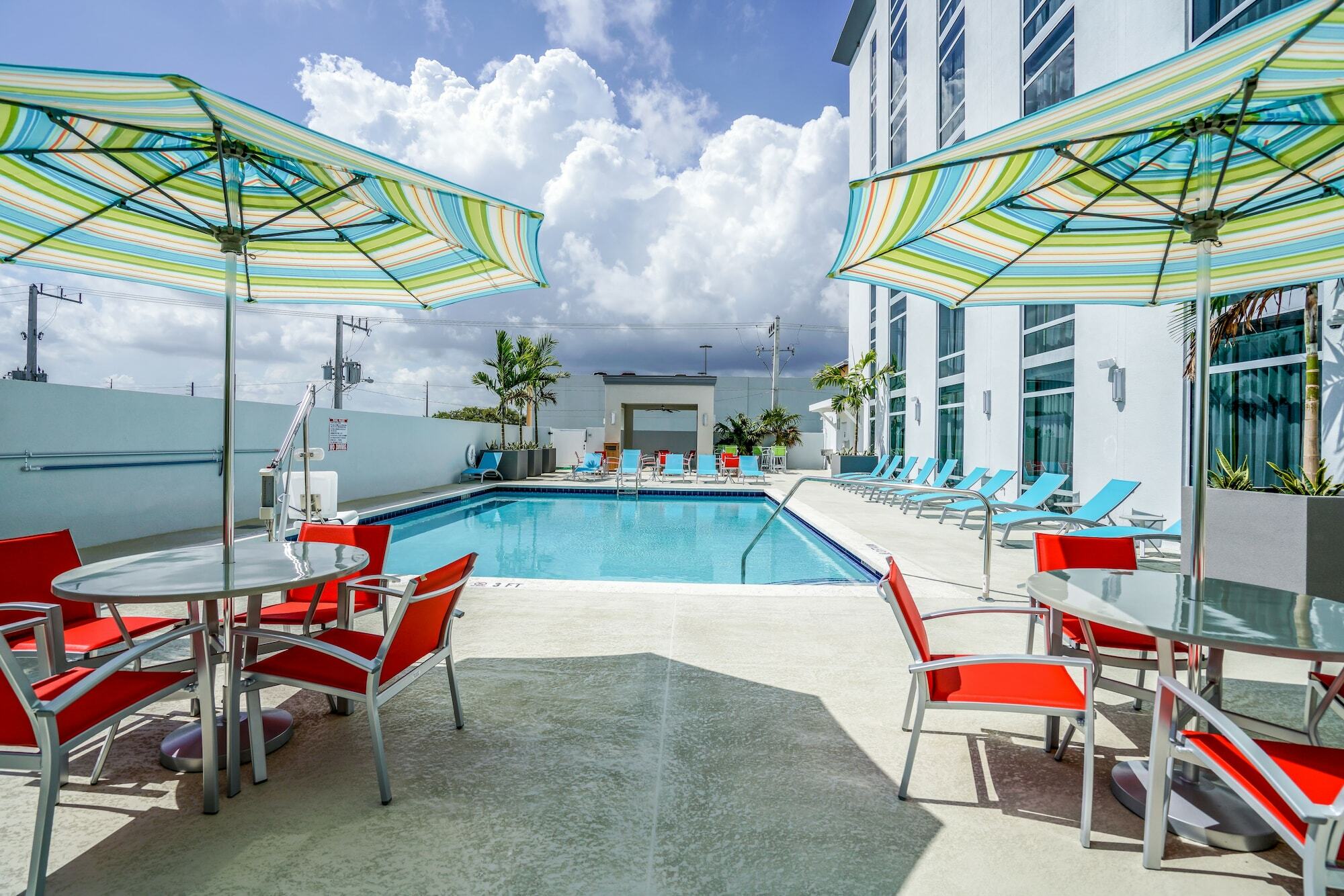 Dello Ft Lauderdale Airport, Tapestry Collection By Hilton Dania Beach