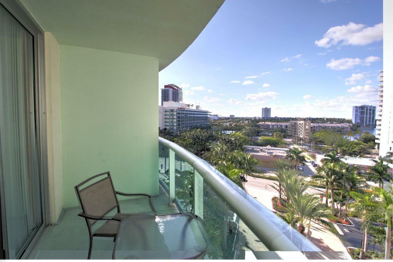 Hollywood Condo *
