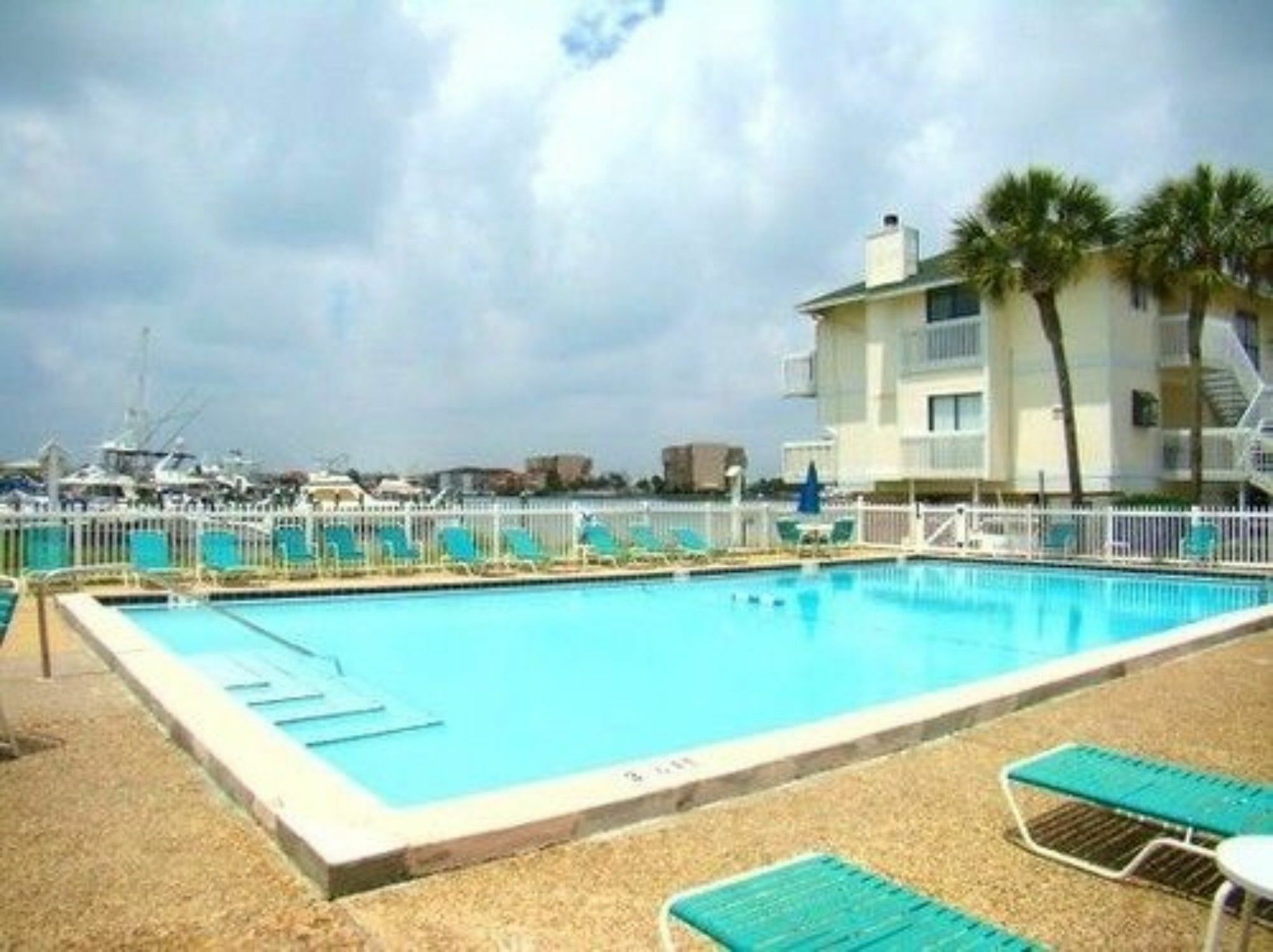 Sandpiper Cove Studios By Holiday Isle Hotel Destin