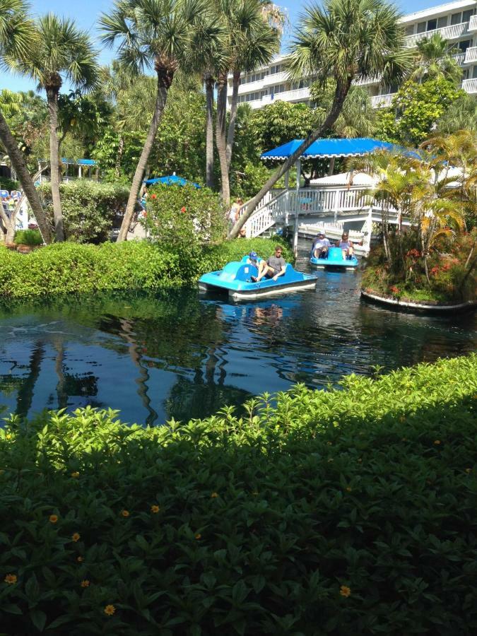 Walk To Indian Rocks Exclusive Use Of Hot Tub, Pool, Bbq,with Privacy Holiday home