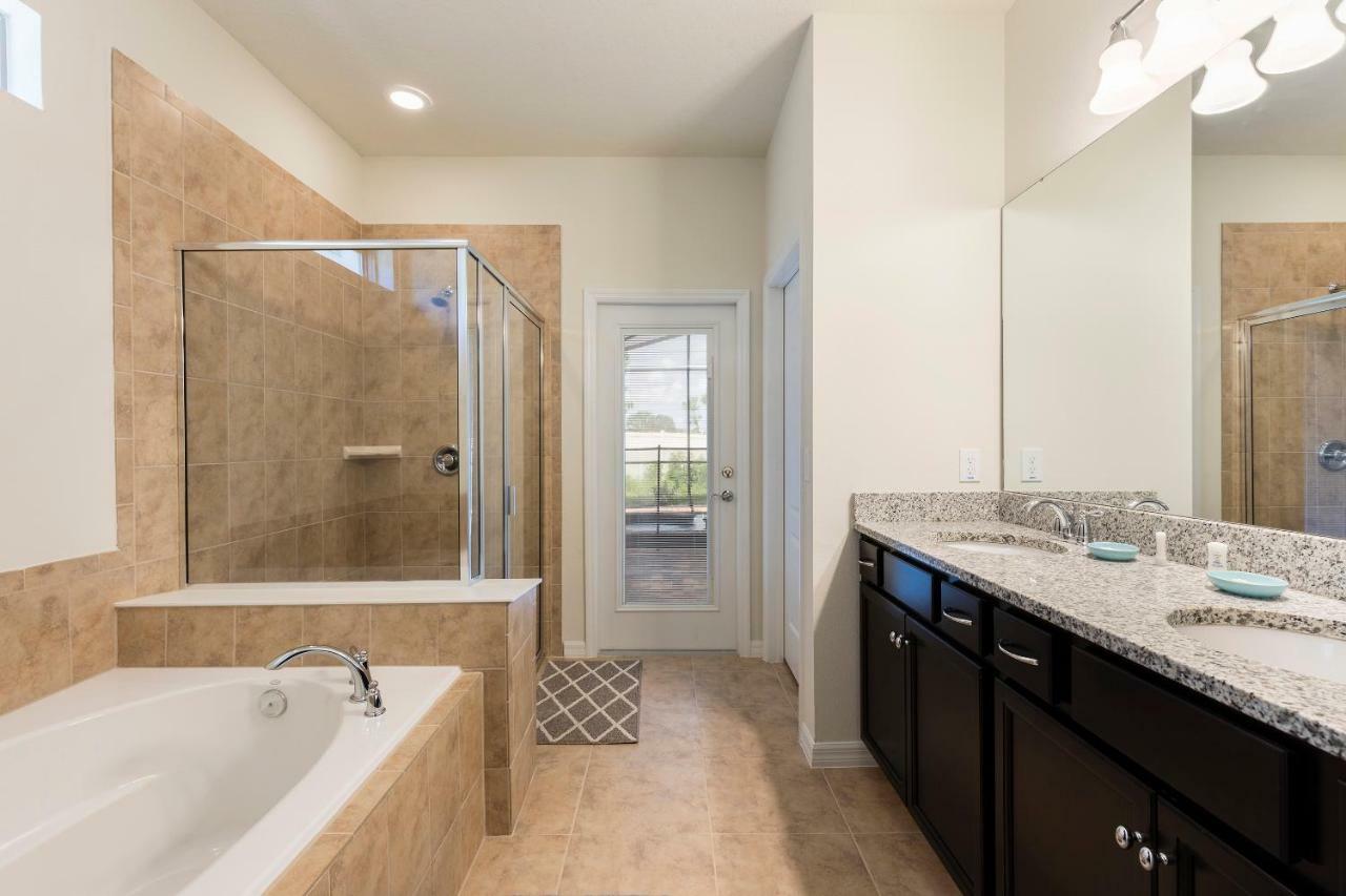 Villa Luxury 6br In Windsor At Westside *
