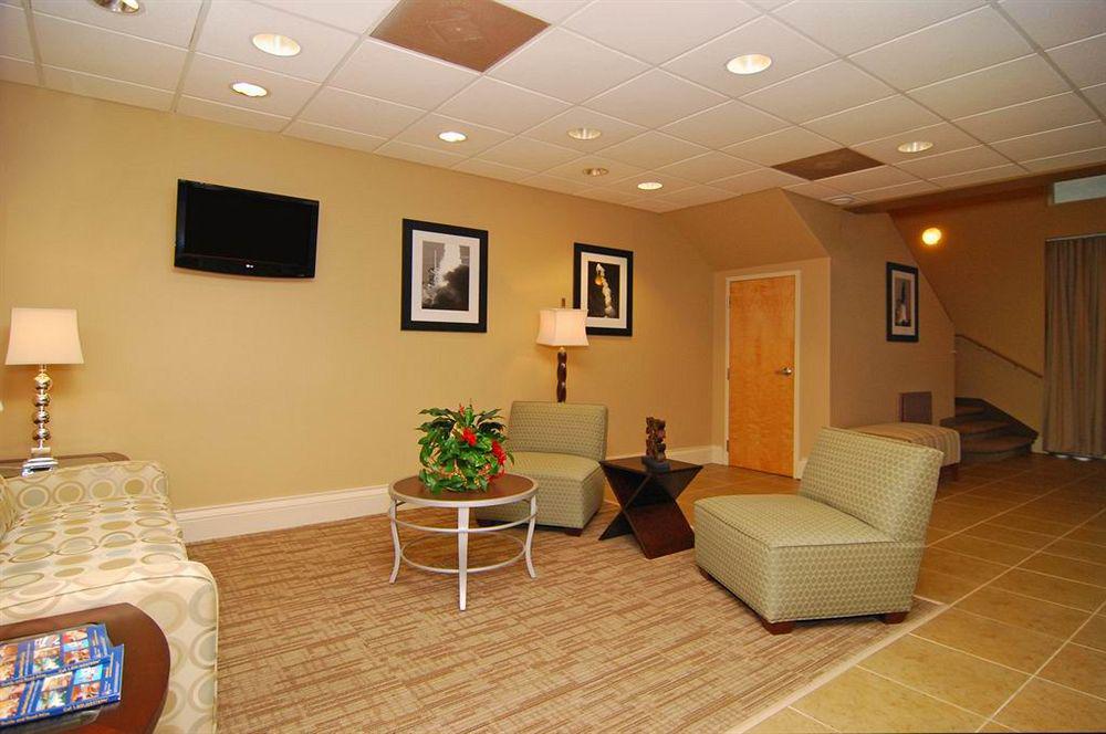 Western Space Shuttle Hotel 3*