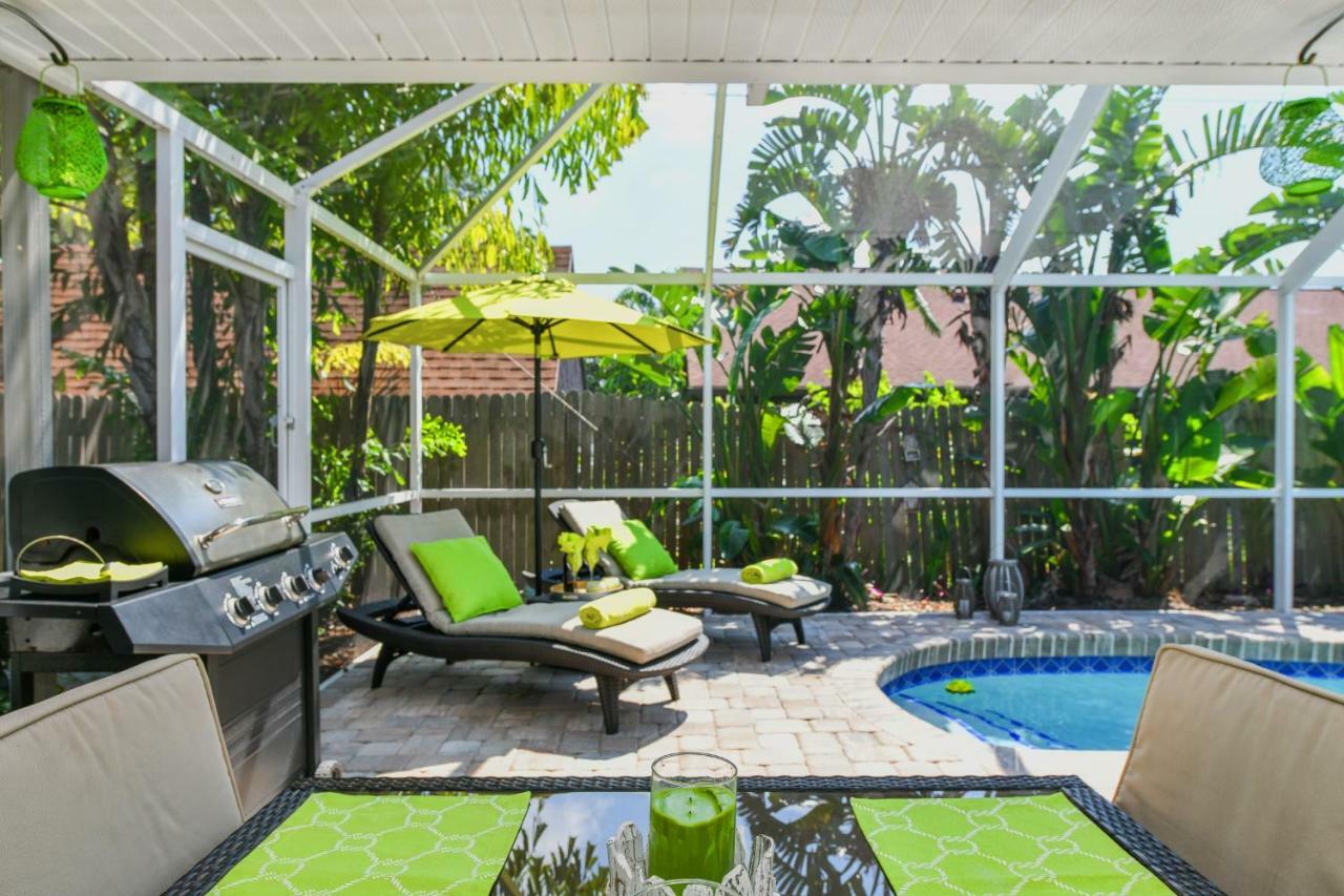 Contemporary Pool I - Pool & Jacuzzi - Nearby Venice