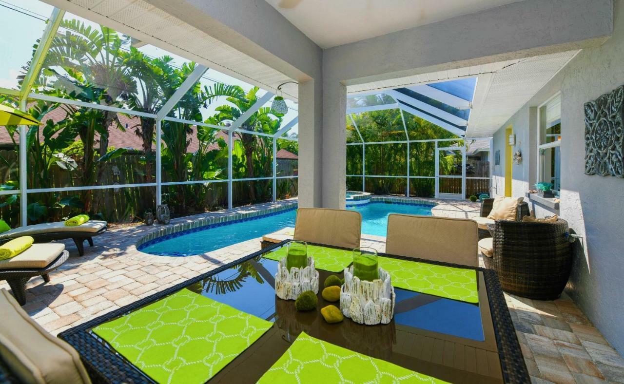 Contemporary Pool I - Pool & Jacuzzi - Nearby *