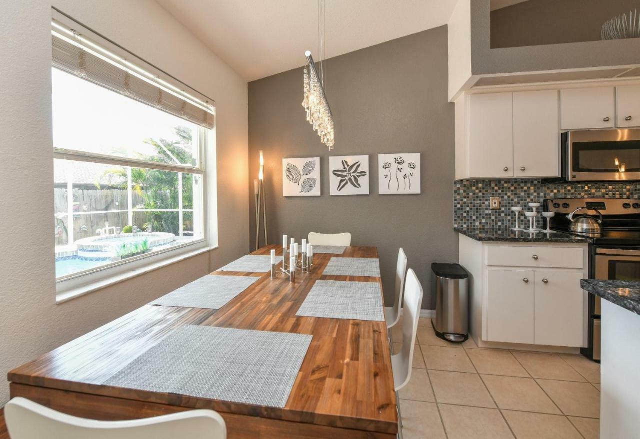 Holiday home Contemporary Pool I - Pool & Jacuzzi - Nearby