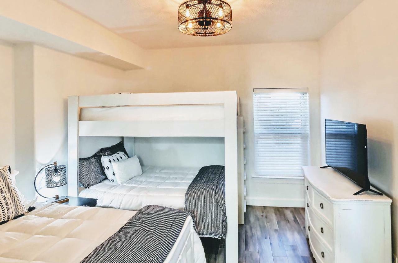 Barefoot Bliss - Beachfront - Sleeps 12 Panama City Beach