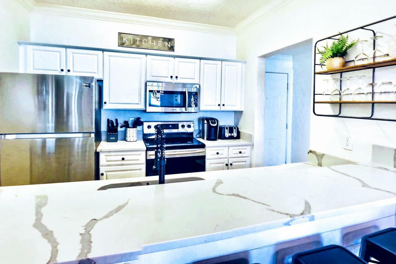 Apartment Barefoot Bliss - Beachfront - Sleeps 12 Panama City Beach