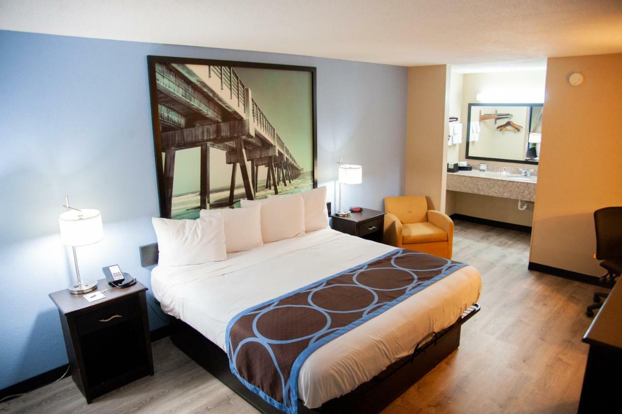 Opulent Oasis 2* Crestview