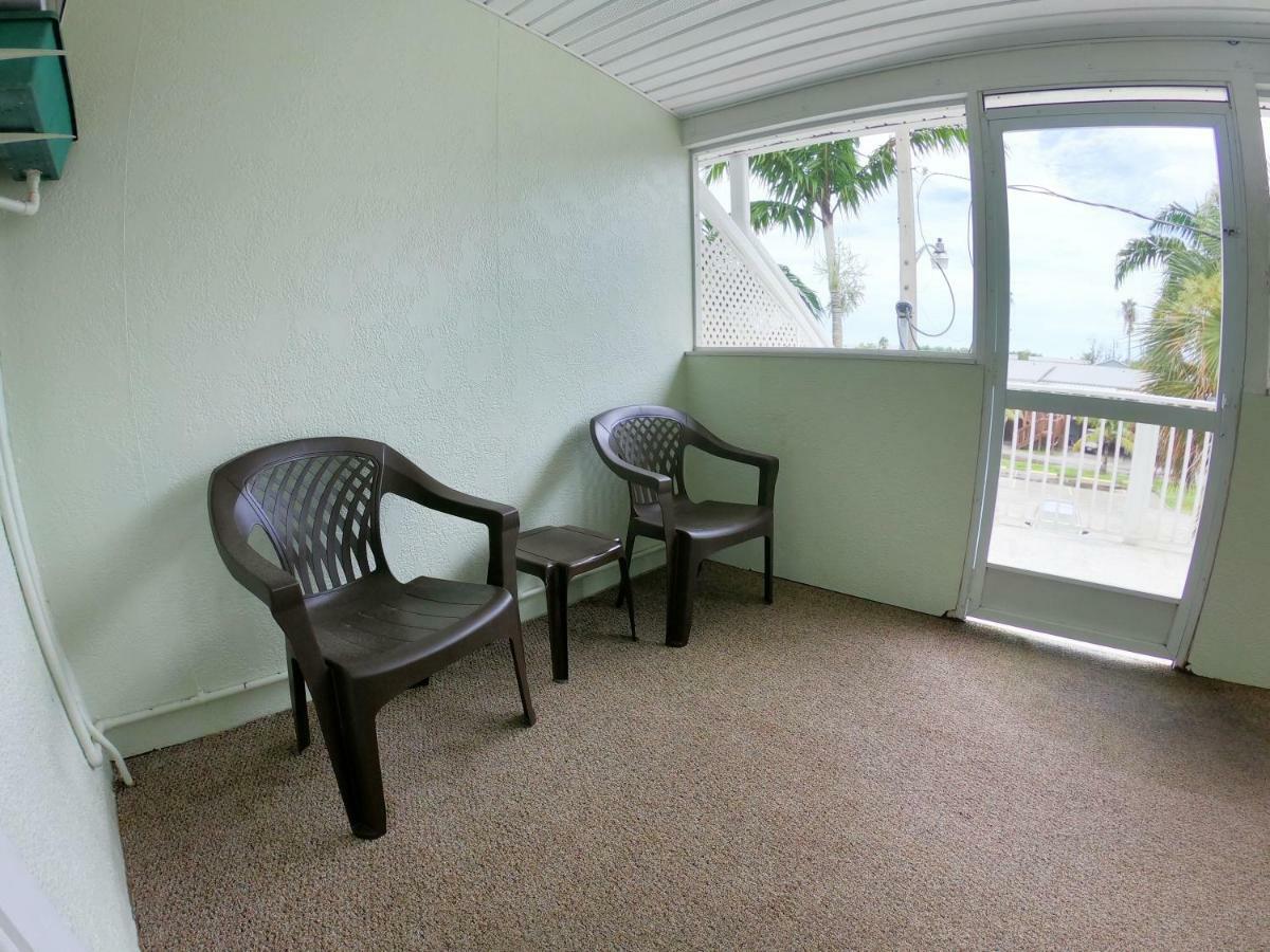 Captain's Table By Adventures 3* Everglades City
