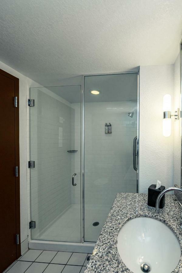 Hotel Seven Raceway 3*