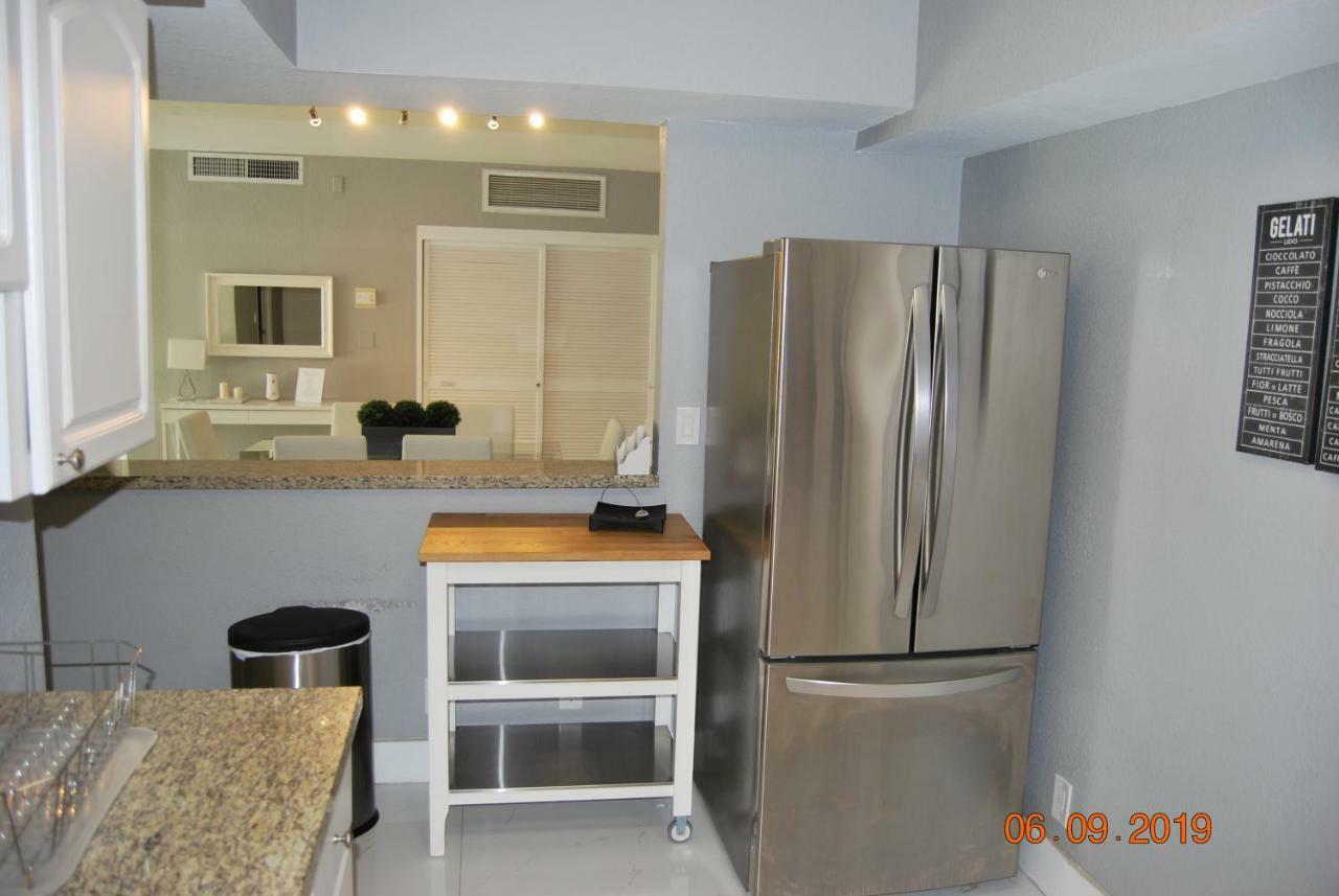 Apartment The Tides Hollywood