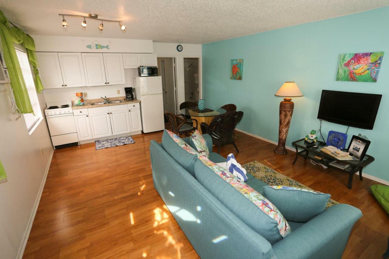 5583 Estero 1 Deep Sea Dive Villa *