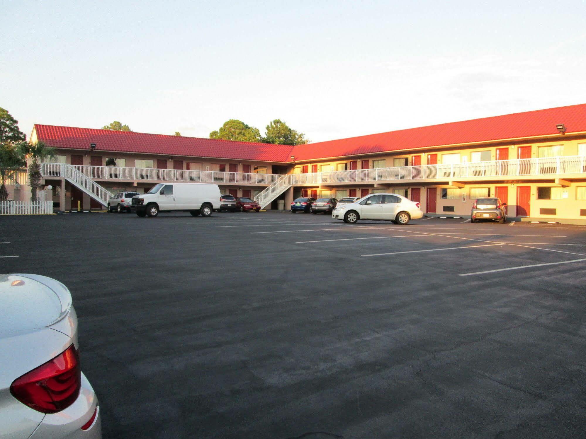 Super 8 By Wyndham Ft Walton