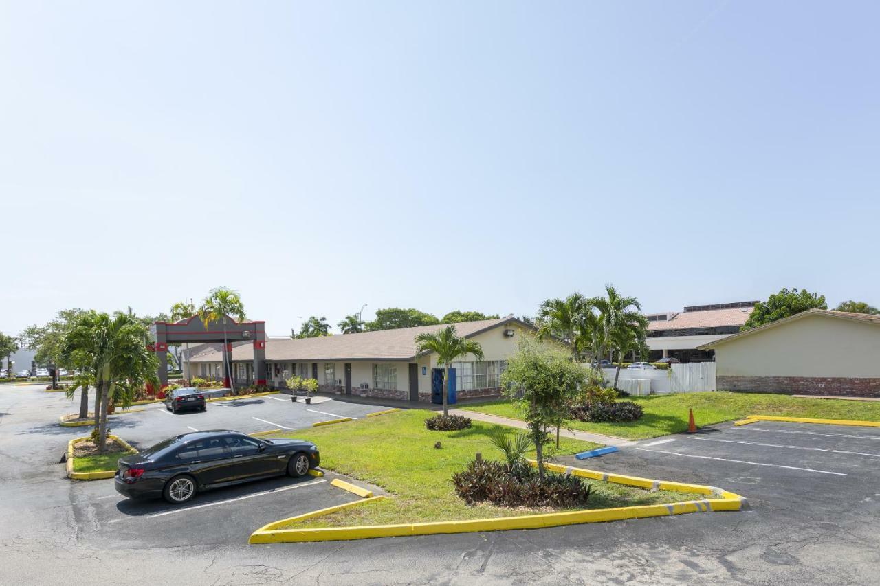 Motel Oyo Pompano *