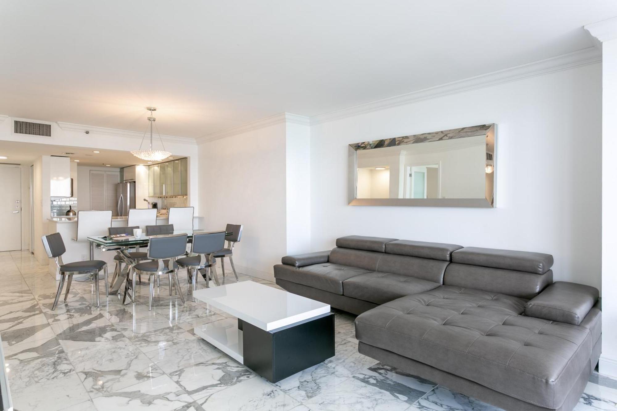 Tranquility On The Bay Apartment Doral