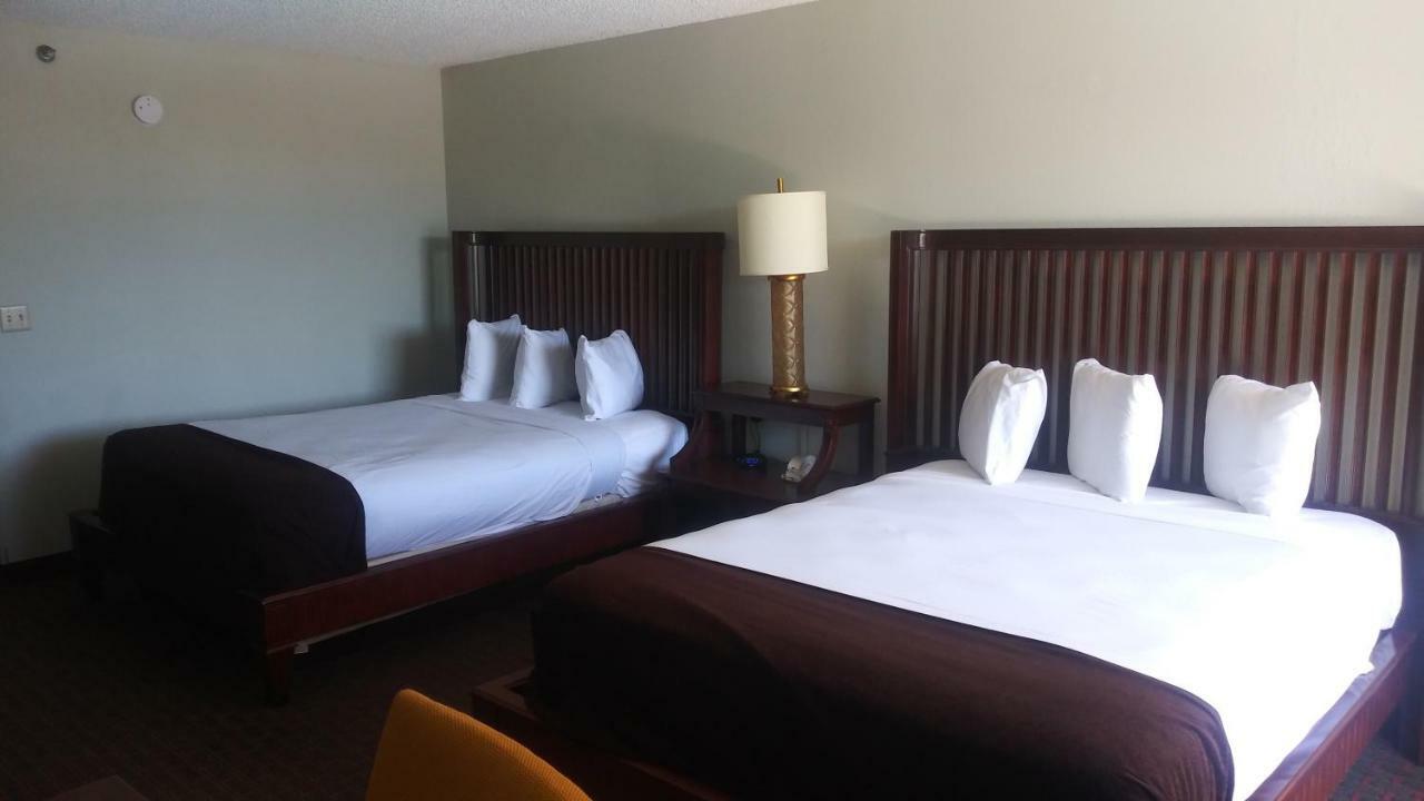 Vista Tarpon Hotel