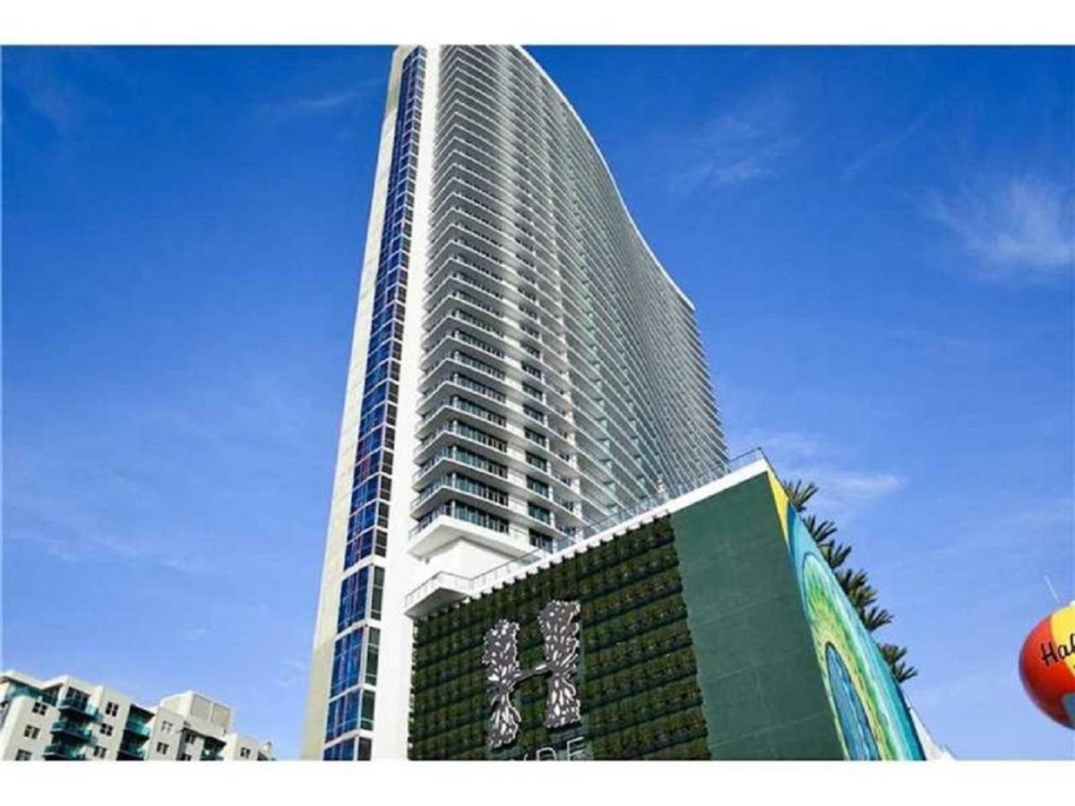 Rent In Lyfe Aparthotel Hollywood