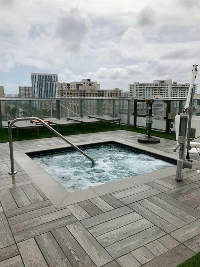 Rent In Lyfe Aparthotel Hollywood