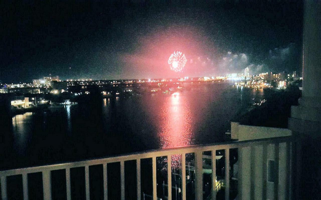 Luxury 5 Star Water Front 3 Beds 2 Bath Pool Hot-tub And Views * Clearwater Beach