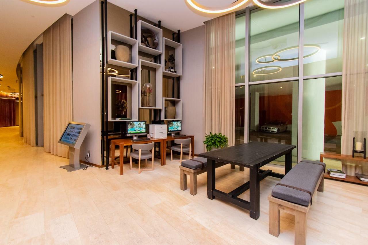 Hyde 4111 S Ocean Dr