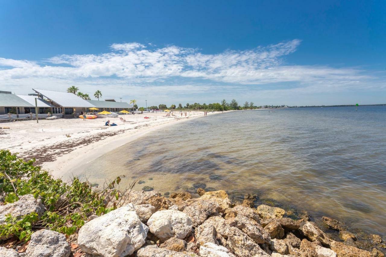 Tampa Bay, Step Away, Wifi, Free Parking,pools, Jacuzzi