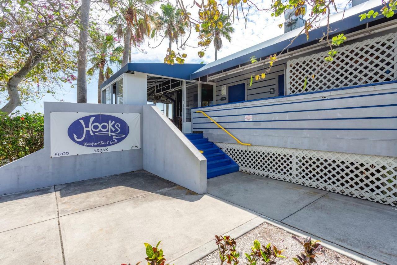 Aparthotel Tampa Bay, Step Away, Wifi, Free Parking,pools, Jacuzzi *