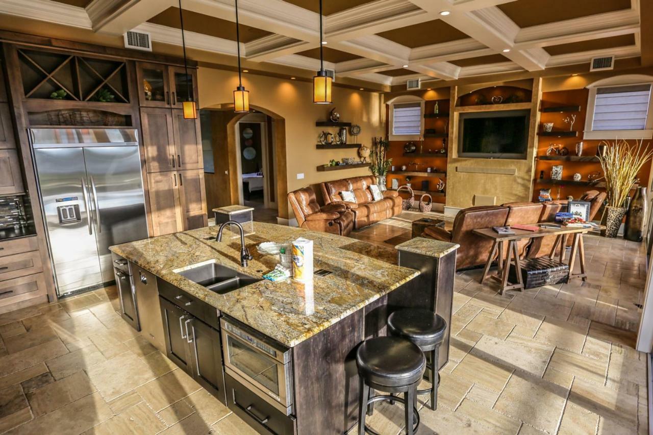 425 Palermo Circle *